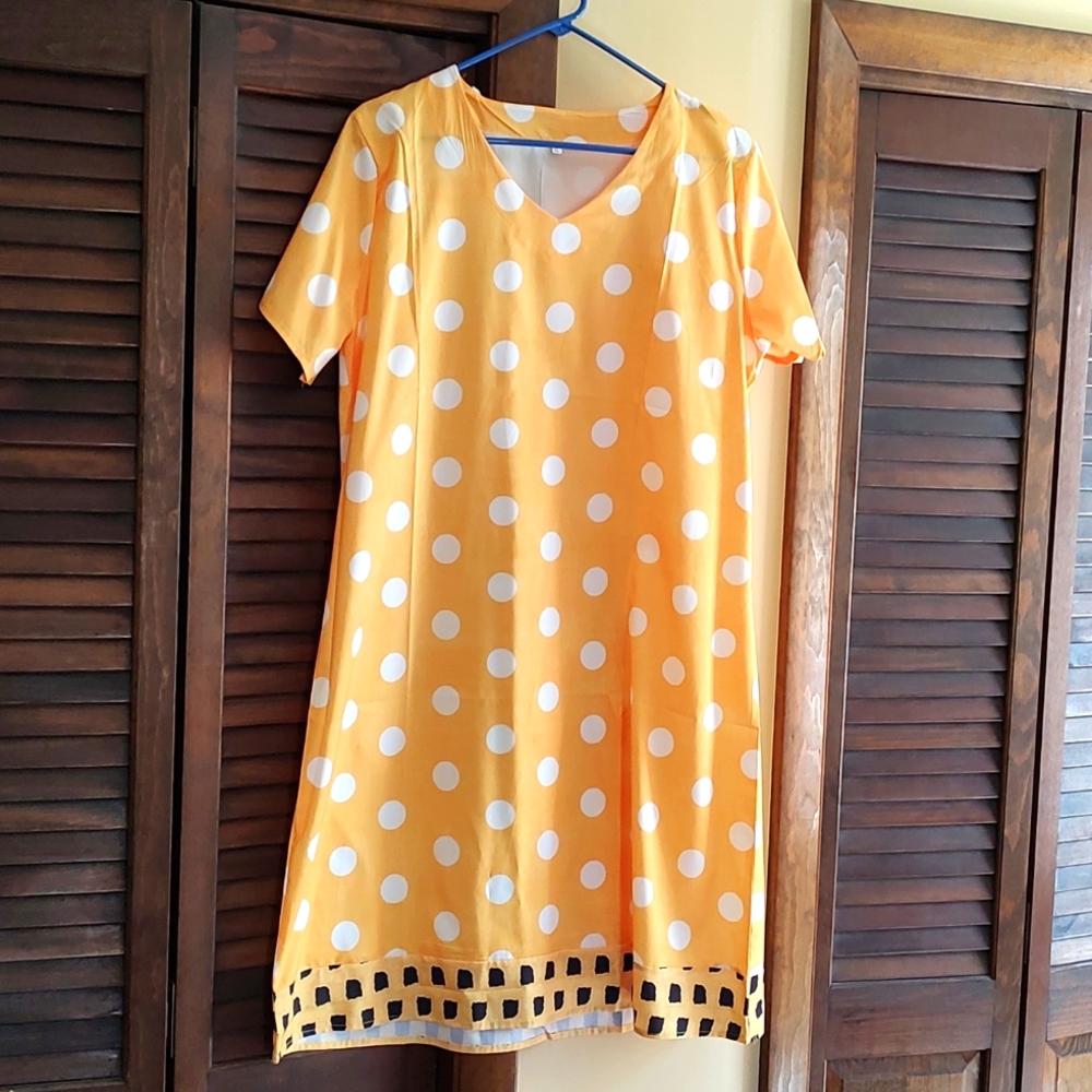 Fun summer dress NWOT